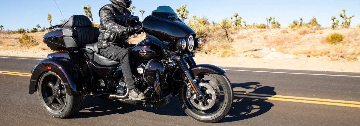 Test Ride 2021 Harley-Davidson® CVO™ Tri Glide® near Sanford ME