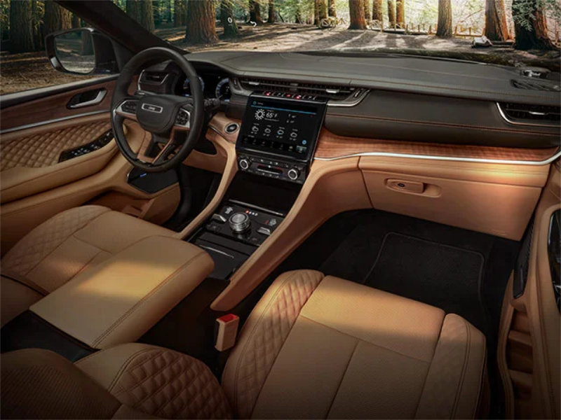 Fort Myers FL - 2022 Jeep Grand Cherokee's Interior